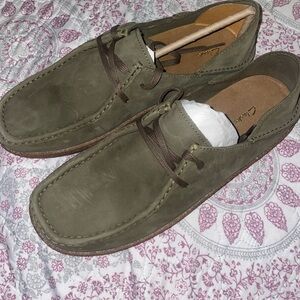 Clarks Men's Piltonwallabe Nubuck Lace Up Slip On Shoes